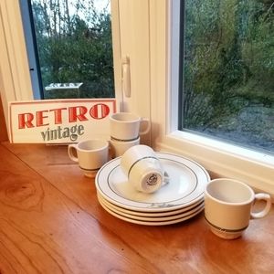 Vintage Dinnerware, Set of 5 cups + 4 plates